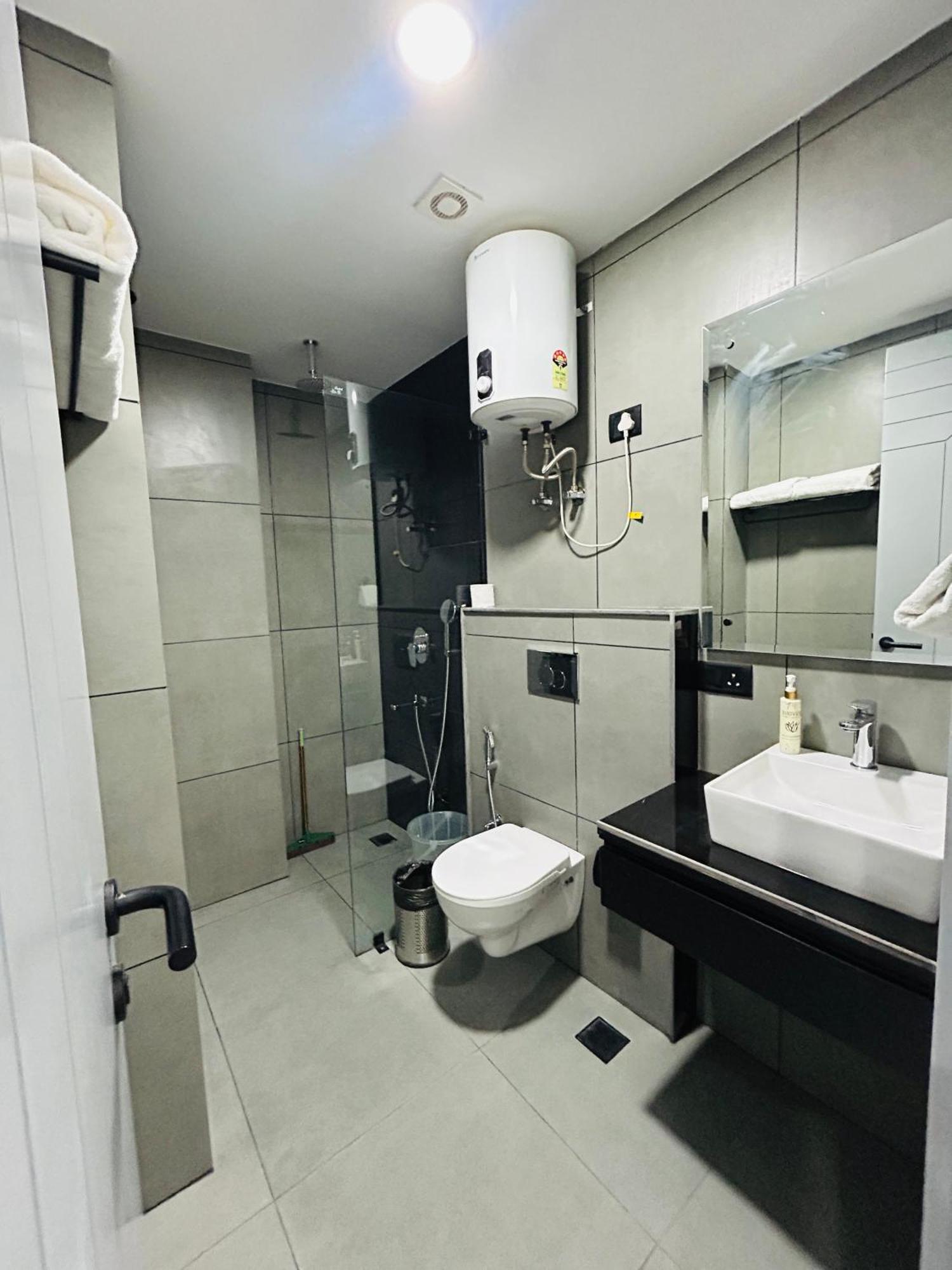 Bedchambers Serviced Apartment, Golf Course, Gurgaon Ngoại thất bức ảnh