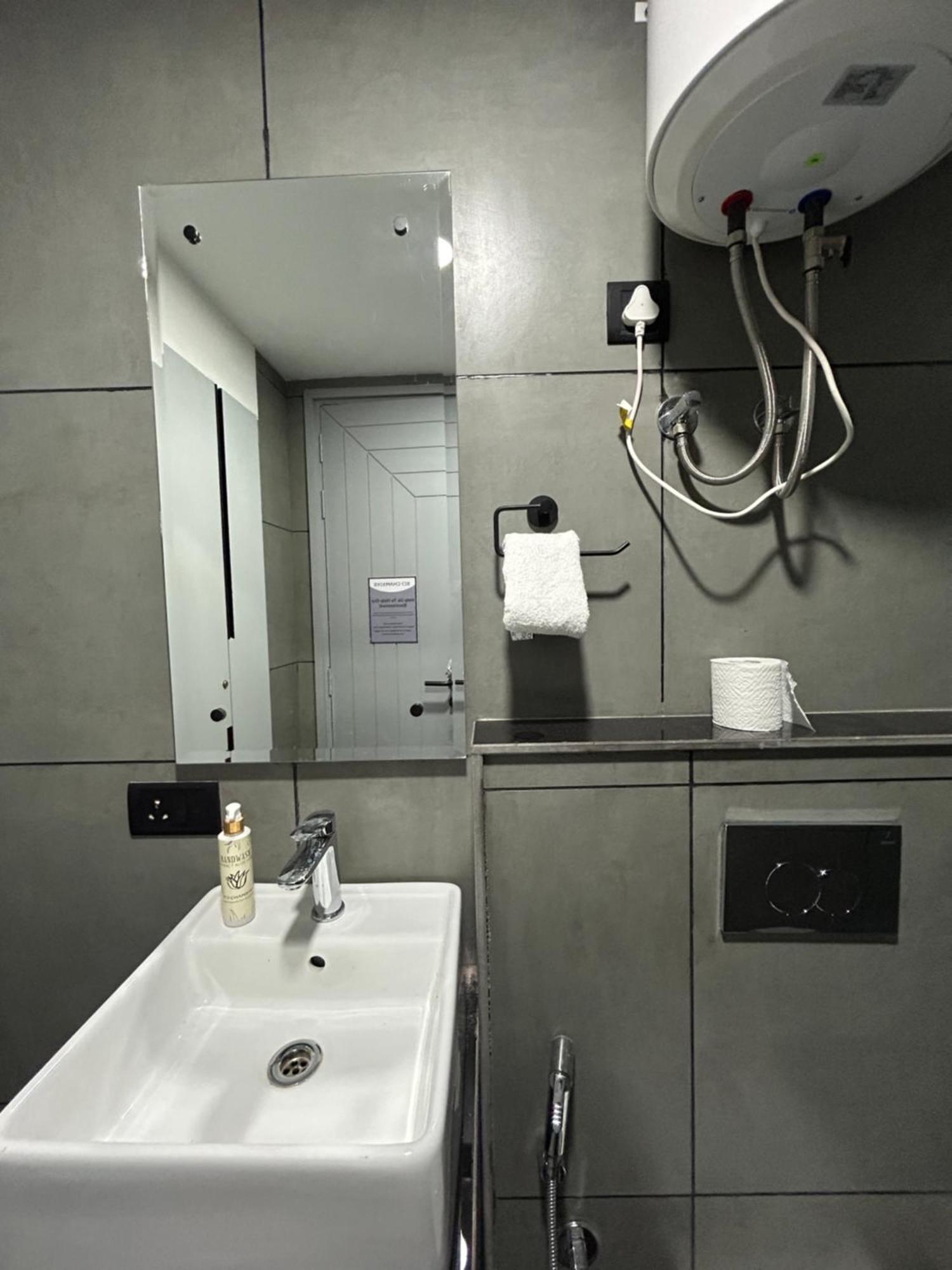 Bedchambers Serviced Apartment, Golf Course, Gurgaon Ngoại thất bức ảnh
